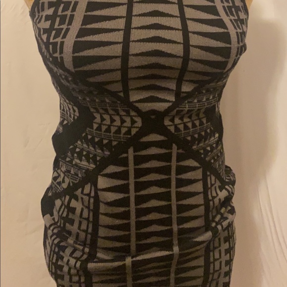 Dress - Picture 4 of 10